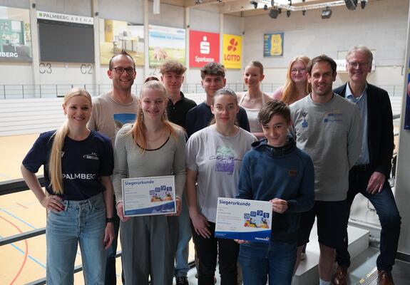 Schülerzeitungsredaktionen von Grund- und weiterführenden Schulen aus Mecklenburg-Vorpommern und Schleswig-Holstein hatten sich am zehnten Schülerzeitungswettbewerb der Provinzial Nord Brandkasse beteiligt.