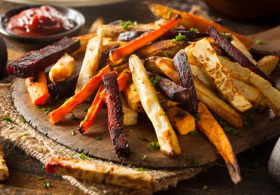 Vegetarische Pommes-Variante mit wenig Kohlenhydraten – perfekt für den Abend!
