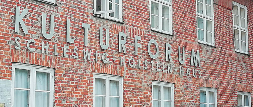Nach langer Schließung darf ab 16. März 2021 das Kulturforum Schleswig-Holstein-Haus wieder öffnen. „Das Haus ist bestens mit seinem aktualisierten Hygienekonzept vorbereitet