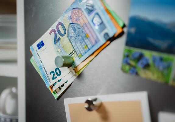 Auf dem Bau geht es um vollere Lohntüten: Bauarbeiter in Schwerin sollen mehr verdienen. Das will die Industriegewerkschaft Bauen-Agrar-Umwelt (IG BAU) jetzt bei Tarifverhandlungen durchsetzen.