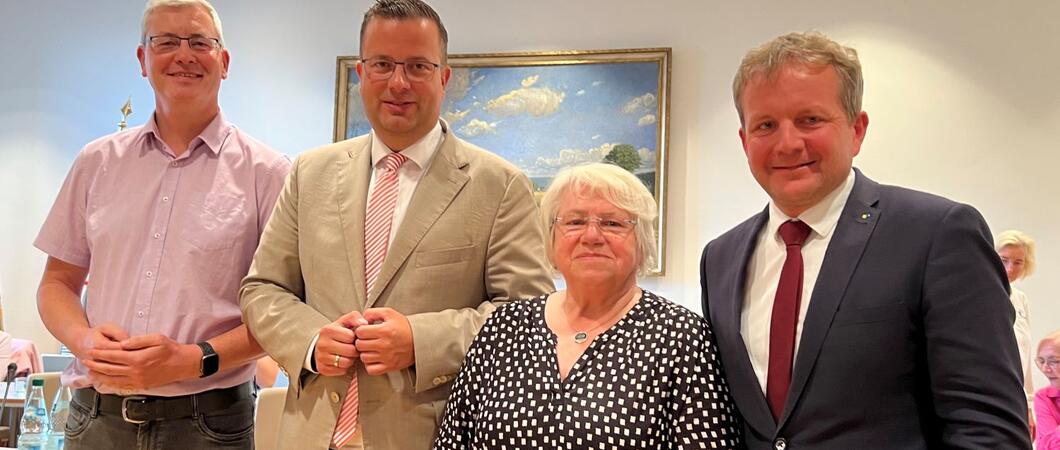 In der konstituierenden Sitzung der Stadtvertretung wurden am Montagabend die drei Mitglieder des Präsidiums der Stadtvertretung in drei voneinander unabhängigen geheimen Abstimmungen gewählt.