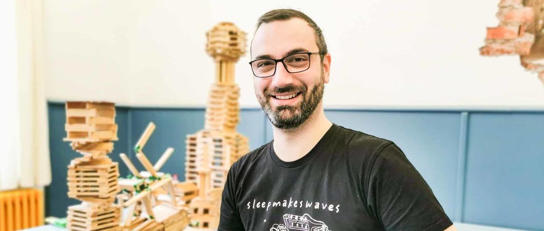 Vor rund 12 Jahren startete der junge Mann bei der Kita gGmbH mit einer 30-Stunden-Woche und blieb lange dabei. „Mir war wichtig, viel Zeit mit meinem kleinen Sohn zu verbringen“, sagt der 34-Jährige.