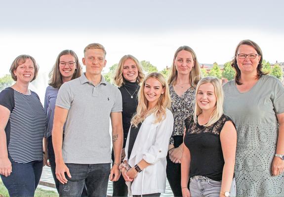 Bühne frei für den Nachwuchs:   Anfang August begrüßte die SWG mit Hellena Peter und Nico Zapel zwei neue Auszubildende im Team.