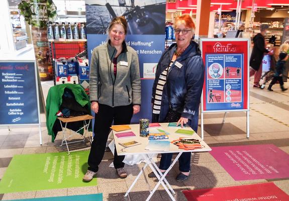 Anlässlich des diesjährigen Welthospiztages organisierte Silvia Teuwsen, Koordinatorin des Ambulanten Hospizdienstes des Stift Bethlehem, am 9. Oktober einen Informationsstand im Lindencenter Ludwigslust. „Leben! Bis zum Schluss.“ – so lautete das Motto