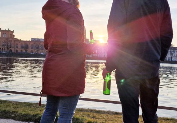„Wo können wir hin?“ Jugendliche in Schwerin hatten es in den vergangenen Monaten nicht immer einfach. Diskotheken waren geschlossen, Treffen in der Gruppe teilweise verboten.