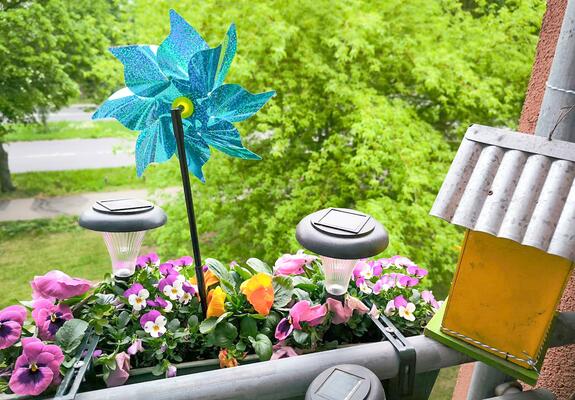 Die Freiluft-Saison hat begonnen. Schon die ersten warmen, fast sogar heißen Tage im April und Mai haben gezeigt, dass es die Schweriner nach draußen zieht. Spaziergänger flanierten und Balkon-Besitzer dekorierten