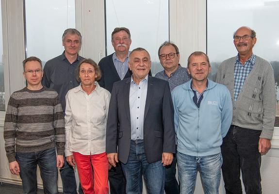 Geschäftsführer Georg Köllner (vorne Mitte) und sein Team