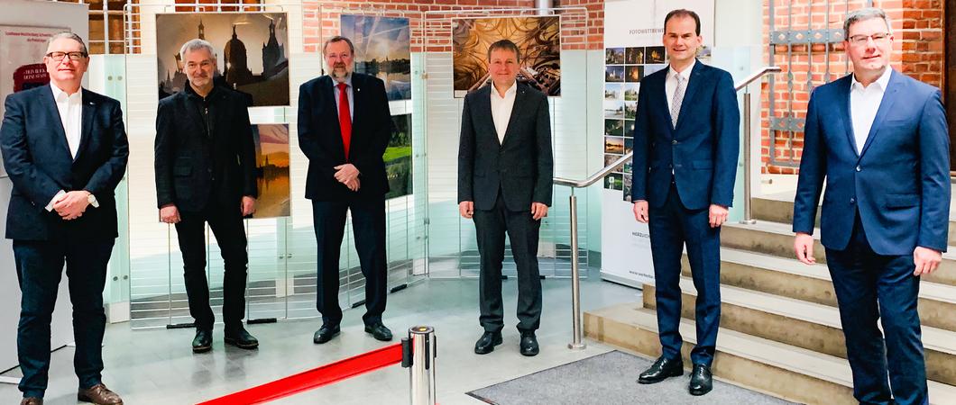 Unter dem Motto „Dein Blick, deine Stadt – Residenz-Ensemble Schwerin“ –  Ansichten und Einsichten“ hatte der Welterbe Schwerin Förderverein in 2020 volljährige Hobbyfotografen und in 2021 erstmalig außerdem Schüler aufgerufen