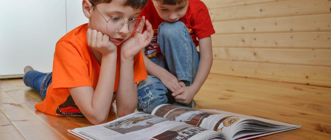 Schüler der vierten bis sechsten Klassen tauchen in den Ferien in spannende Geschichten ab.
