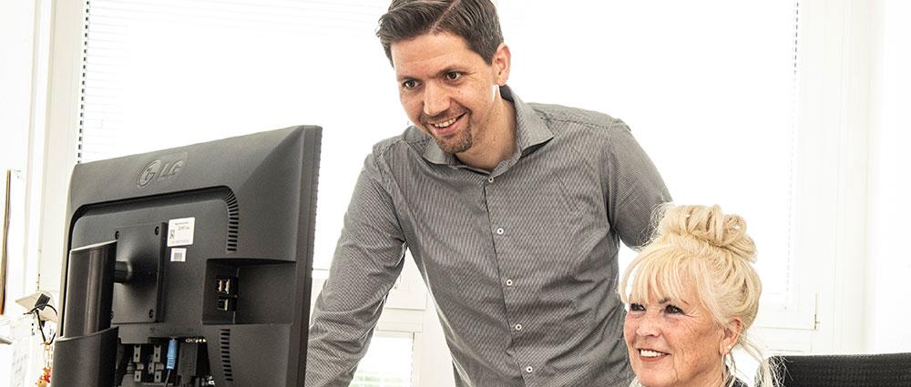 Petra Klatt und ­Matthias Spielmann bilden die Abteilung „Schaden, Recht, Versicherung” und managen die verschiedenen Schadensfälle aktiv und zeitnah.
