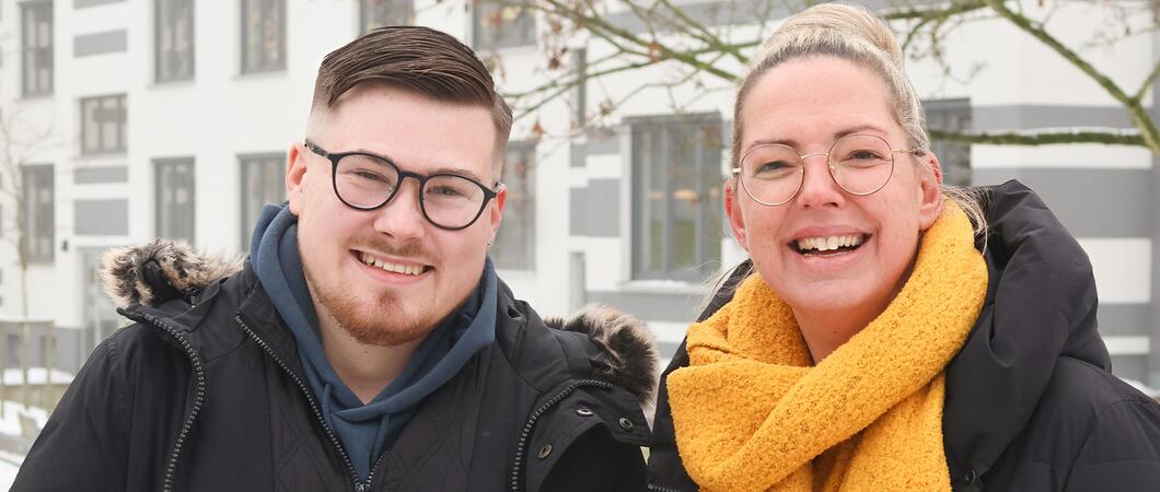 Rund 400 Mitarbeitende bei ANKER Sozialarbeit und den Dreescher Werkstätten begleiten Menschen mit psychischer Beeinträchtigung oder geistiger Behinderung an über 30 Standorten mit mehr als 40 verschiedenen Angeboten in Schwerin.