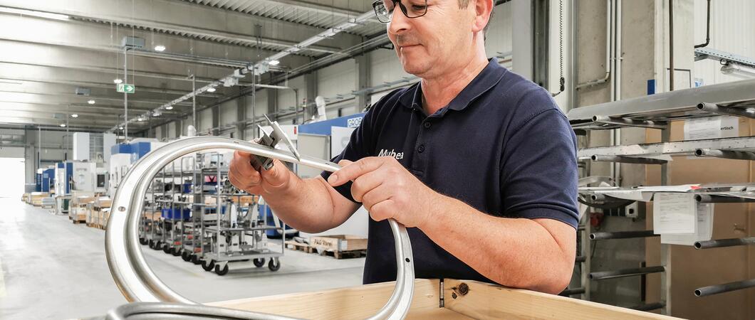 Mubea Aviation produziert in Schwerin Metallkomponenten für die Luftfahrt.