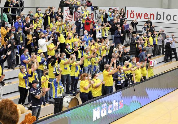 Fans unterstützen den SSC wieder lautstark, Foto: Michael Dittmer