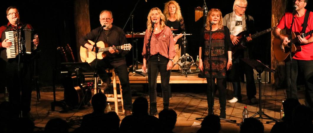 Ehrliche Texte und ein feines Gespür für gesellschaftliche Themen – Liedermacher Gerhard Gundermann hat mit seinen Songs viele Menschen berührt.