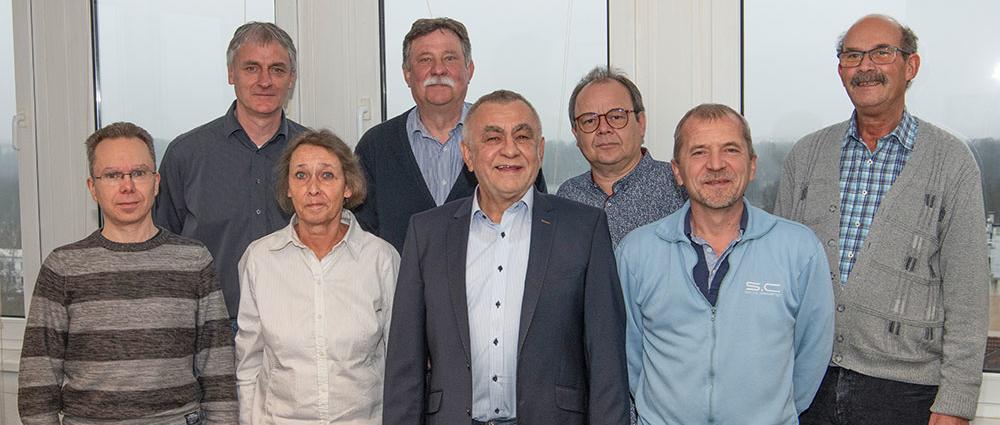 Geschäftsführer Georg Köllner (vorne Mitte) und sein Team