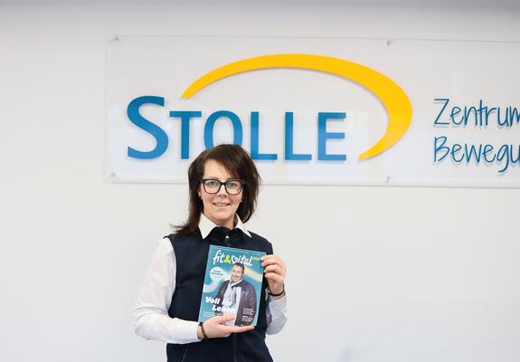 Das kostenlose Sanitätshaus Magazin „Fit&Vital" ist viermal im Jahr in alle STOLLE-Filialen erhältlich, Foto: STOLLE/maxpress/STEETS