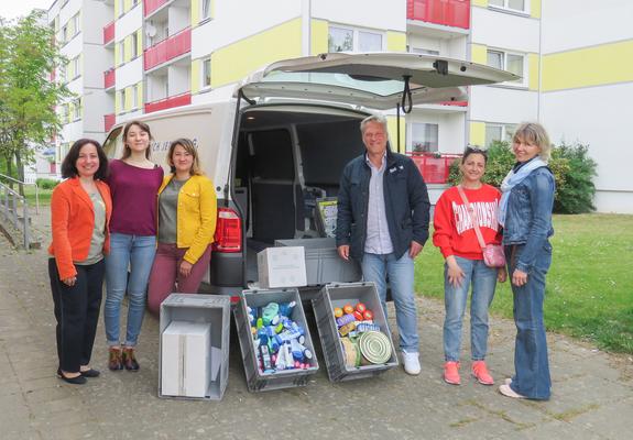 Hygieneartikel, Nahrung und Artikel des Babybedarfes kamen durch die Sammlung zusammen und wurden von Axel Schulz an die Bedürftigen weitergegeben, Foto: SWS