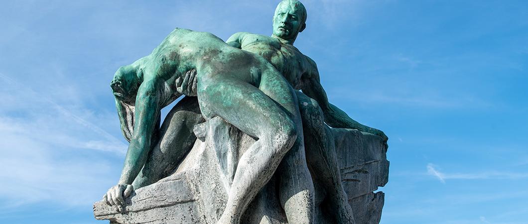 Skulptur-Denkmal-Rettung-aus-Seenot-Grunthalplatz-Schwerin c maxpress haupt