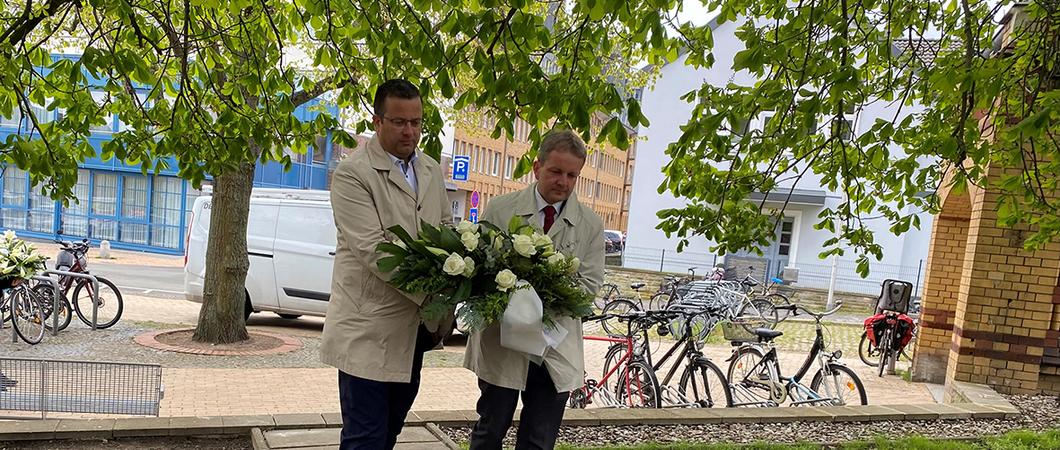 Heute jährt sich der Todestag von Marianne Grunthal zum 78. Mal. Die Landeshauptstadt erinnert daran mit einem Blumengebinde