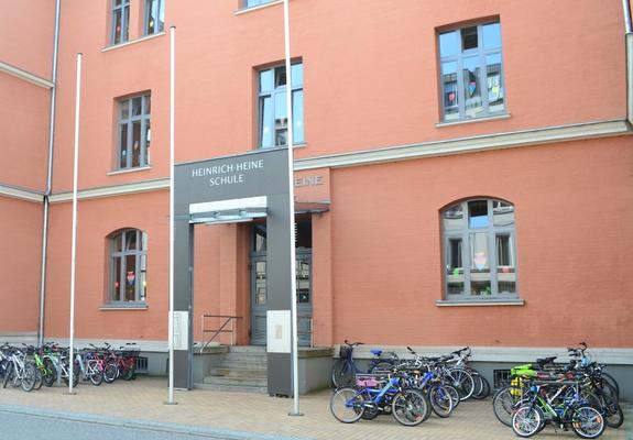 Wichtige Weichenstellungen für drei Schweriner Grundschulen: Die innere Sanierung der Heinrich-Heine-Schule wird voraussichtlich bis zum Ende der Sommerferien abgeschlossen.