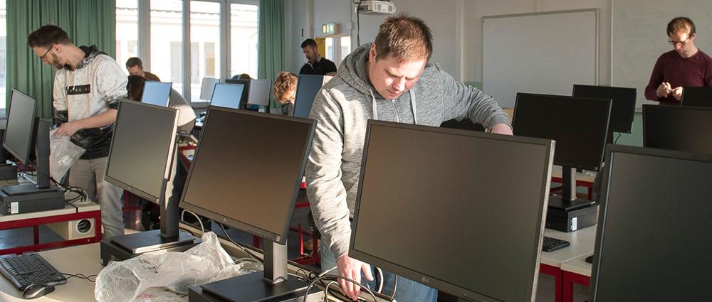 Im Januar und Februar wurde das Gymnasialen Schulzentrum Wittenburg durch die KSM Kommunalservice Mecklenburg AöR (KSM) modern ausgestattet