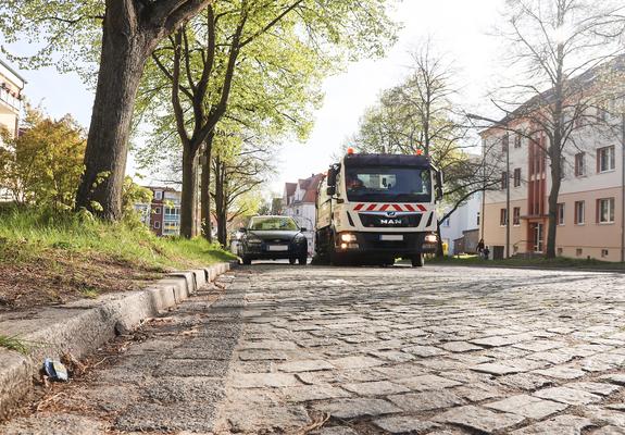 Einheimische und Gäste freuen sich, wenn die Wege und Straßen der Landeshauptstadt einen sauberen und gepflegten Eindruck machen.