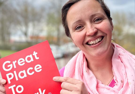 Katja Grigo arbeitet in der Verwaltung und hat gerne an der Umfrage teilgenommen, Fotos: Dreescher Werkstätten