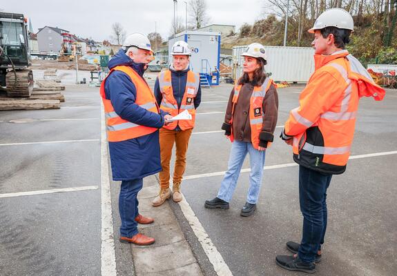 Erste Bohrungen zum Zertrümmern von Altfundamenten finden statt | Foto: Jenko Ataman