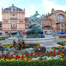 Skulptur-Denkmal-Rettung-aus-Seenot-Grunthalplatz-Schwerin c maxpress content 3