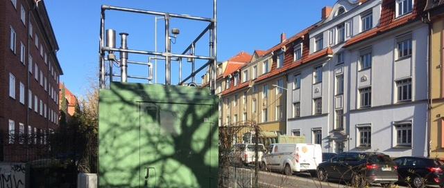 Der Luftmesscontainer ist an einen neuen Standort am Obotritenring umgezogen
