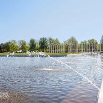 Schwerin-Burgsee-mit-Wasserspiel c maxpress content 4