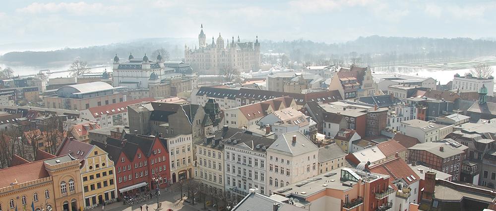 Vom Schweriner Schloss über die schöne Altstadt bis zu den zahlreichen Seen – Schwerin und sein wunderschönes Umland bieten ein außergewöhnlich vielfältiges Freizeit- und Erlebnispotenzial.