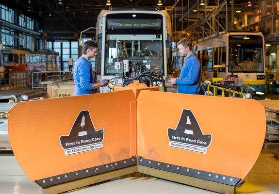 „Alle Fahrgäste dürfen darauf vertrauen, sicher ans Ziel zu gelangen. Dafür sorgen wir rechtzeitig", so Oliver Osten, Sachgebietsleiter Infrastruktur | Foto: NVS