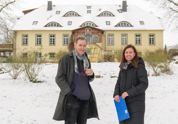 Eigenheim, Vereinsräume, Sportanlagen, Gewerbe – auch für die, die kein Grundstück kaufen können oder wollen, muss eine Immobilie kein Luftschloss bleiben. Mit dem Erbbaurecht lassen Kommunen Träume wahr werden