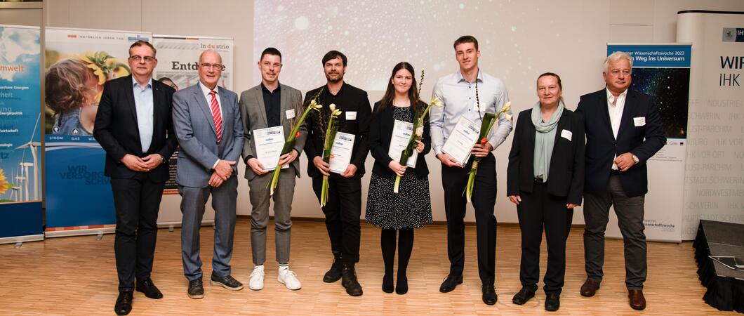 Heute endet die elfte Schweriner Wissenschaftswoche, die in diesem Jahr unter dem Schwerpunktthema „Auf den Weg ins Universum” stattfand.