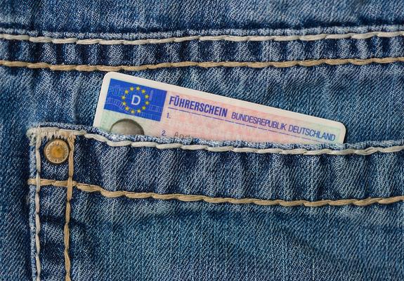 Seit 7.12.2021 können Bürgerinnen und Bürger der Landeshauptstadt Schwerin sowie des Landkreises Ludwigslust-Parchim ihre Führerscheinangelegenheiten wieder regeln. Jedoch nicht wie gewohnt: