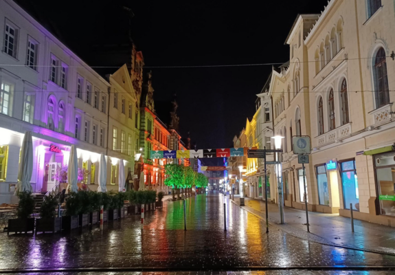 Am letzten Sonnabend im Oktober, wenn die Nacht wegen der Zeitumstellung eine Stunde länger ist, heißt es wieder: Eine Karte, eine Stadt, eine Nacht voller Kultur.