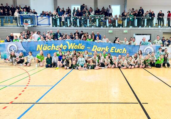 Der Drittligist SV Grün-Weiß Schwerin hat mit dem zweiten Platz und der damit verbundenen Aufstiegsrunde für die zweite Liga eine hervorragende Saison hinter sich. Viel Zeit für Erholung bleibt den Handballerinnen allerdings nicht.
