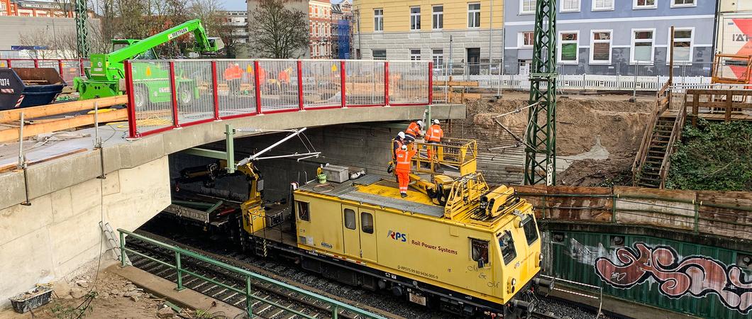 Die Wallstraßenbrücke wird Ende April für den Verkehr freigegeben, Foto: maxpress