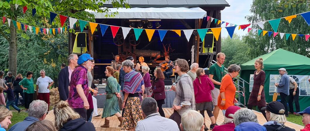 Vom 8. bis 10. September können Besucher des Windros-Festivals rund 30 Events wie Konzerte, Tanzvergnügen, Tanzworkshops, Kindertanz, Musiker-Spielkurse und gemeinsames Singen erleben, Foto: LHS/Fred-Ingo Pahl