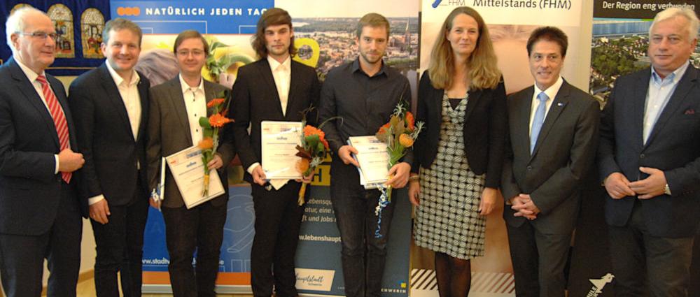 Dr. Joachim Wegrad, Dr. Rico Badenschier, Daniel Luthardt, Henning Renken, Robert Kraus, Bettina Martin, Steffen Timm und Dr. Josef Wolf bei der Verleihung des Innovationspreises 2019