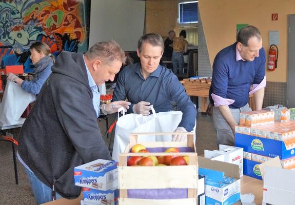 Für die meisten Menschen bedeutet die Corona-Pandemie momentan eine schwierige Zeit, vor allem in den vergangenen Wochen: Kita- und Schulschließungen, Existenzängste, zunehmende soziale Verunsicherung und ausgefallene Angebote für hilfebedürftige Mensc