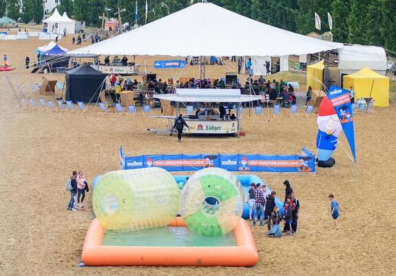 Der Countdown zum Fest am Zippendorfer Strand und auf der Insel Kaninchenwerder läuft. Am zweiten Juliwochenende ist es wieder so weit.