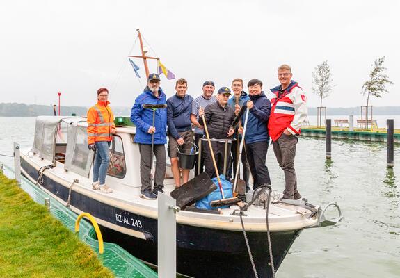 Die Insel Kaninchenwerder im Schweriner See gehört zu einem der ältesten Naturschutzgebiete in Mecklenburg-Vorpommern und ist ein beliebtes Ausflugsziel. Mit der Neugestaltung des Hafens ist für große und kleine Schiffe eine moderne Anlaufstelle entstand