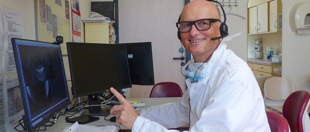 Prof. Bschorer nimmt sich in den Videosprechstunden viel Zeit fürs Erklären