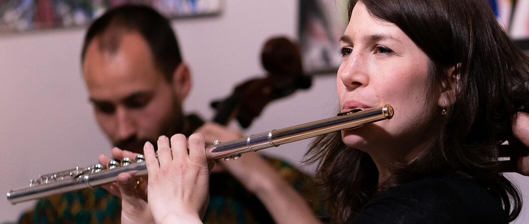 Friedrike Wendorf spielt beim 6. KON-Takte Konzert ein Programm an der Querflöte, Foto: Theovan Loon