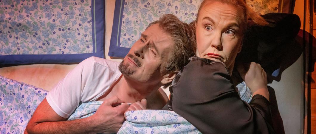 Christoph Reiche (l.) und Kerstin Westphal sind als Paar in dem Stück „Mien Mann will miehr!“ über ein unerfülltes Eheleben zu erleben, Foto: Silke Winkler