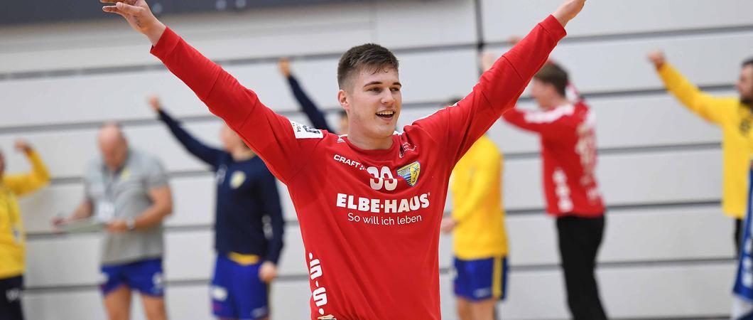 Angst hat dieser Mann sich abgewöhnt. Mit Geschwindigkeiten von 130 bis 140 Stundenkilometern ballern die Gegner auf sein Tor ein. Filip Dominik Hancic wehrt die Bälle ab und schaut dabei so cool, als würde es ihn das überhaupt nichts angehen.