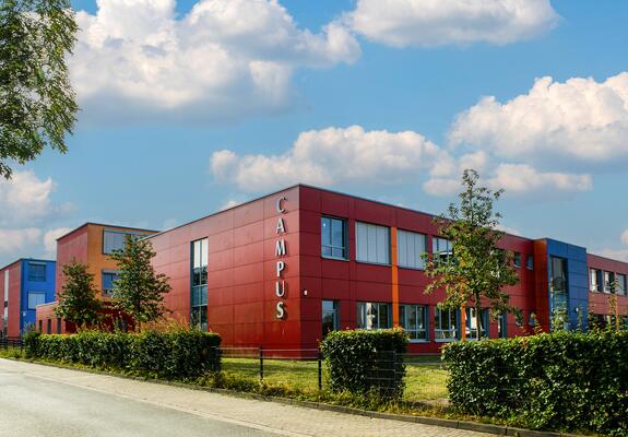 Der Campus am Schweriner Ziegelsee bietet Bachelor-Studiengänge für Gesundheits- und Sozialberufe.
