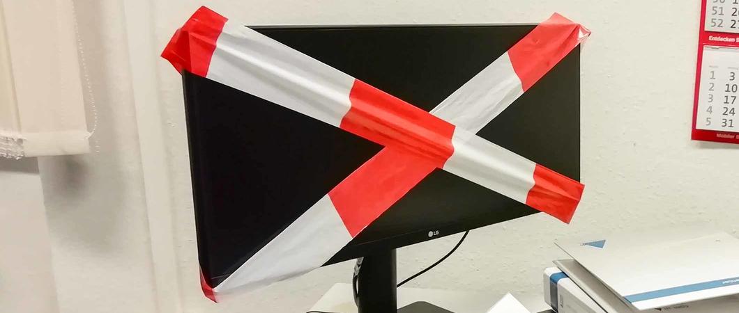 Mitte Oktober war es soweit. Alle Computer der Landeshauptstadt und auch die des ZGM mussten ausgeschaltet werden. Nach dem ersten Erschrecken war allen klar: Stillstand war nicht möglich. Statt Digitalisierung gab es Bleistift und Papier.